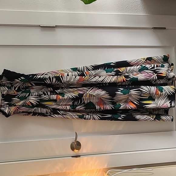 Banana Republic Tropical Dress​ - Picture 5 of 5